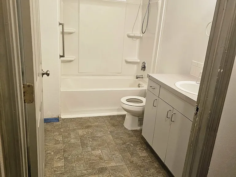 2514 E Hartson Ave #2514 — Photo 10