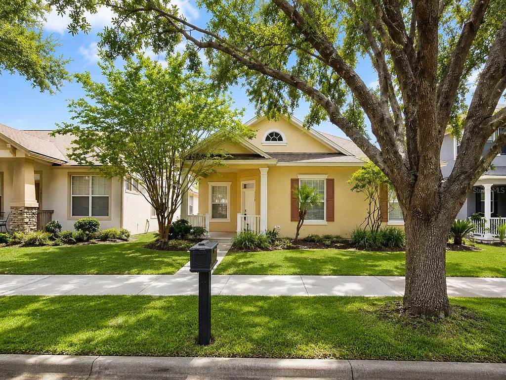 4 bed, 2.0 bath, 2300 sqft, $3,050 — Photo 2