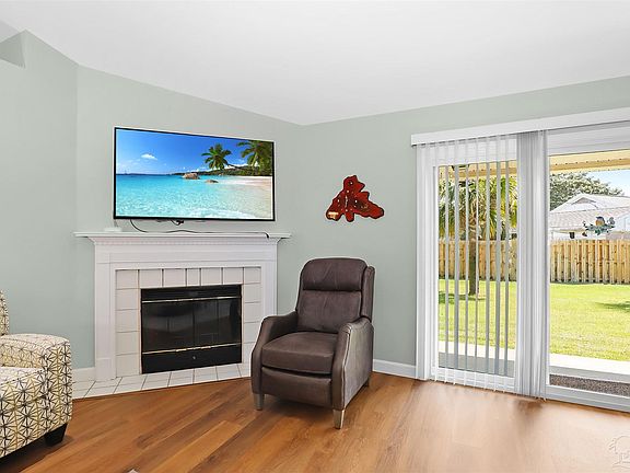 5th image of 1170 Finch Dr