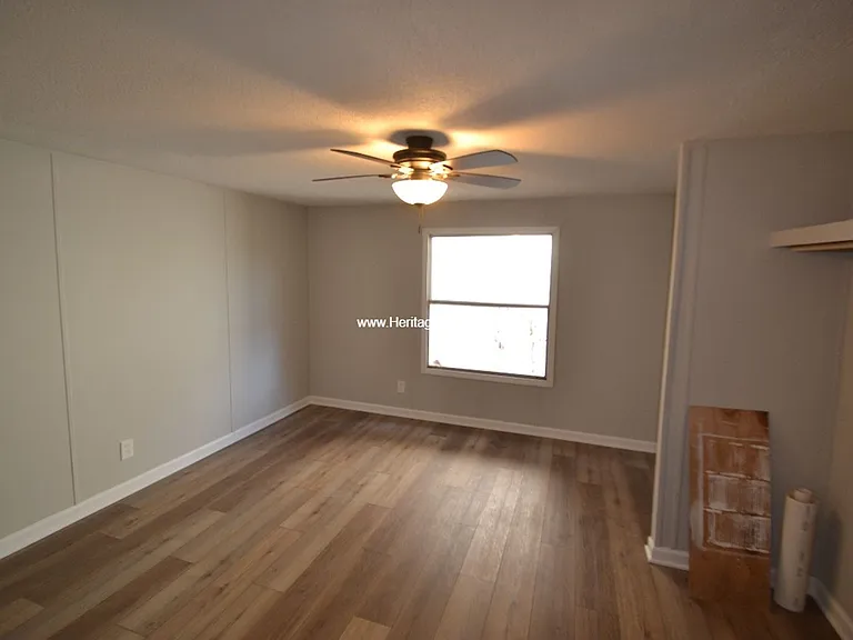 11049-11051 Stephens Rd — Photo 4