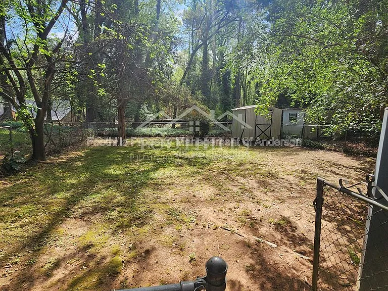 130 Tanglewood Dr #A — Photo 16