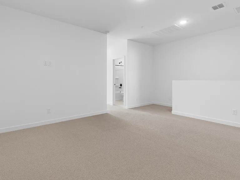 2831 W White Feather Ln — Photo 13
