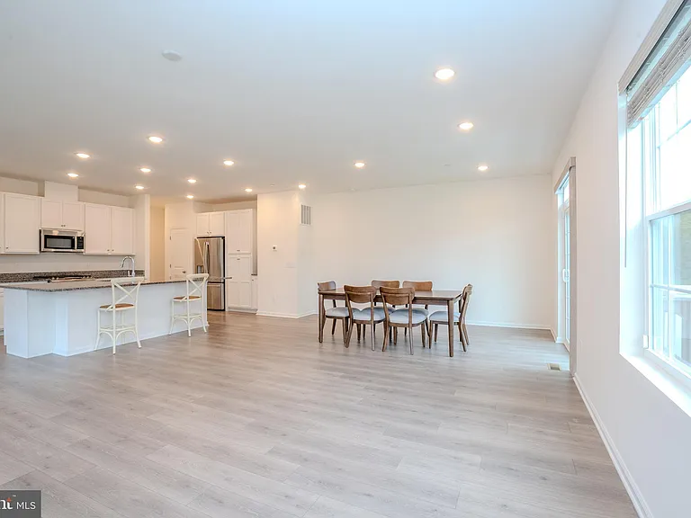 2601 American Pl — Photo 7