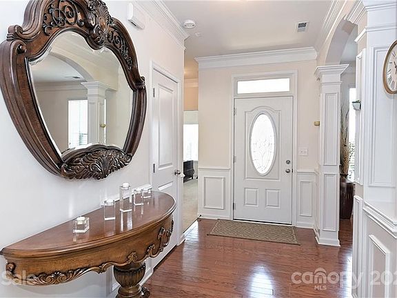 4th image of 1881 Caprington Dr