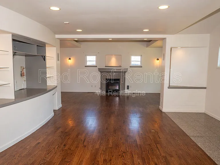 4840 N 8th St — Photo 11