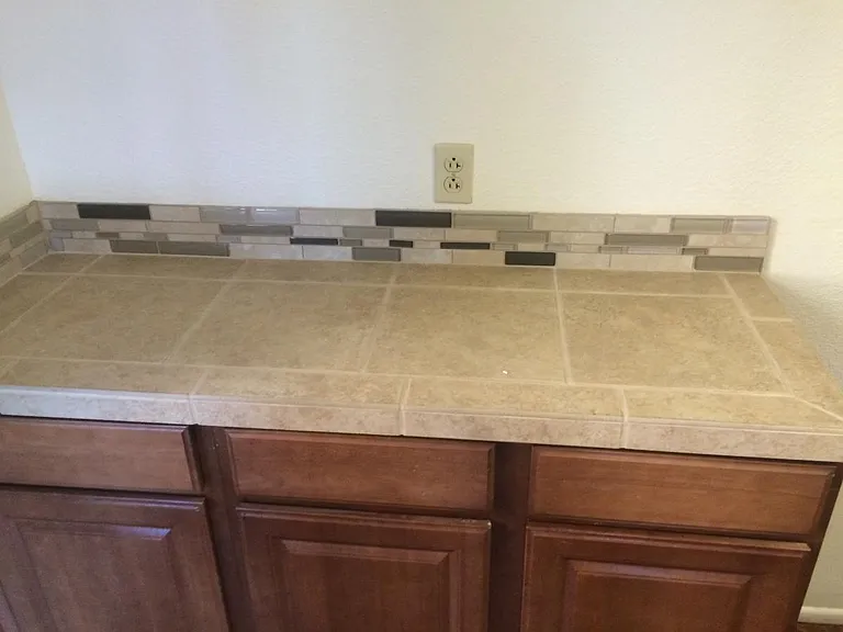 1810 E Blacklidge Dr #409 — Photo 5