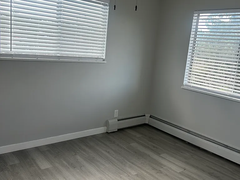 Large primary bedroom