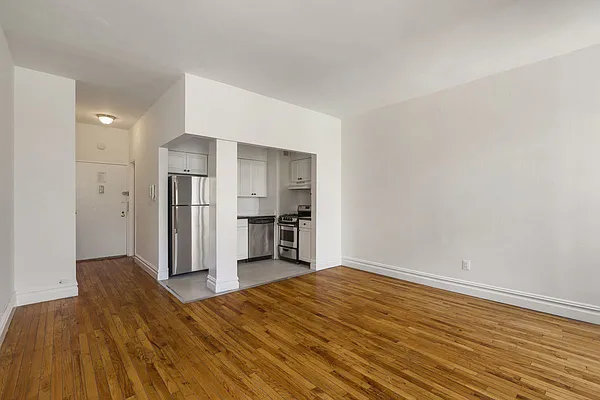 Rented by Compass | media 40