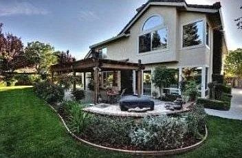 1885 Justino Drive — Photo 2