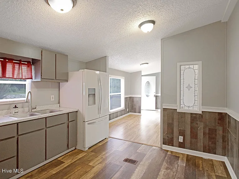 106 McGowan Rd — Photo 12
