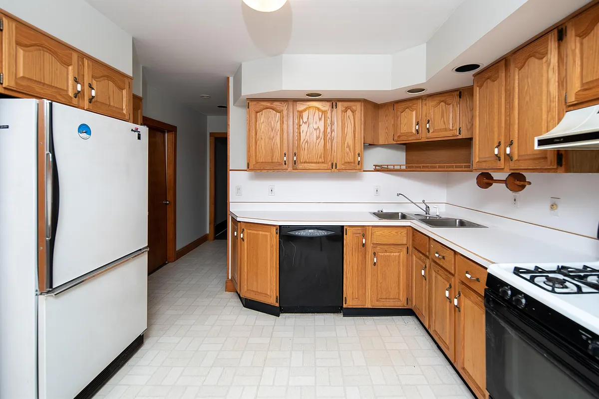 Building Photo - 159 Hoosick St #2