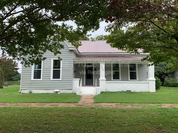 406 6th St, Tuscumbia, AL 35674