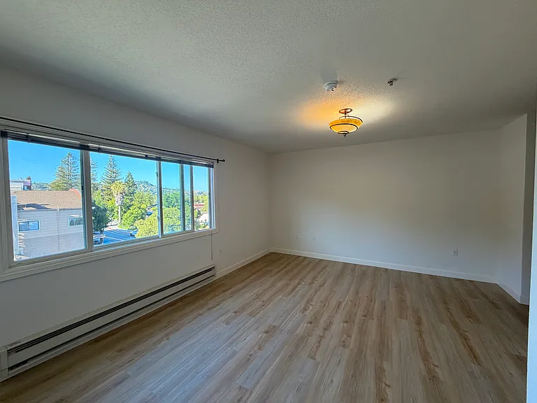 Blue Rock Apartments — Photo 7