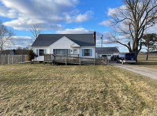 8872 Peet Rd, Chesaning, MI 48616