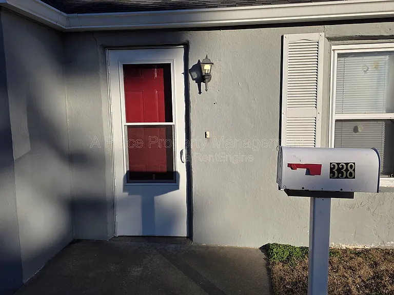 338 La Motte Ln — Photo 2