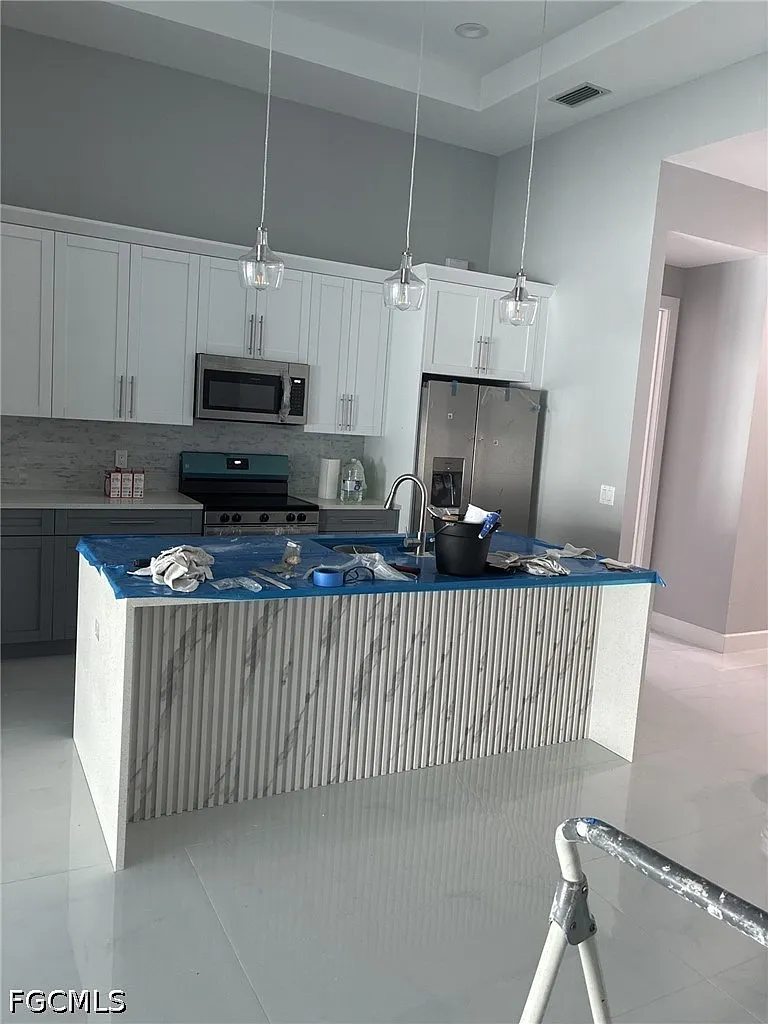 3 bed, 2.0 bath, 1620 sqft, $2,100 — Photo 4