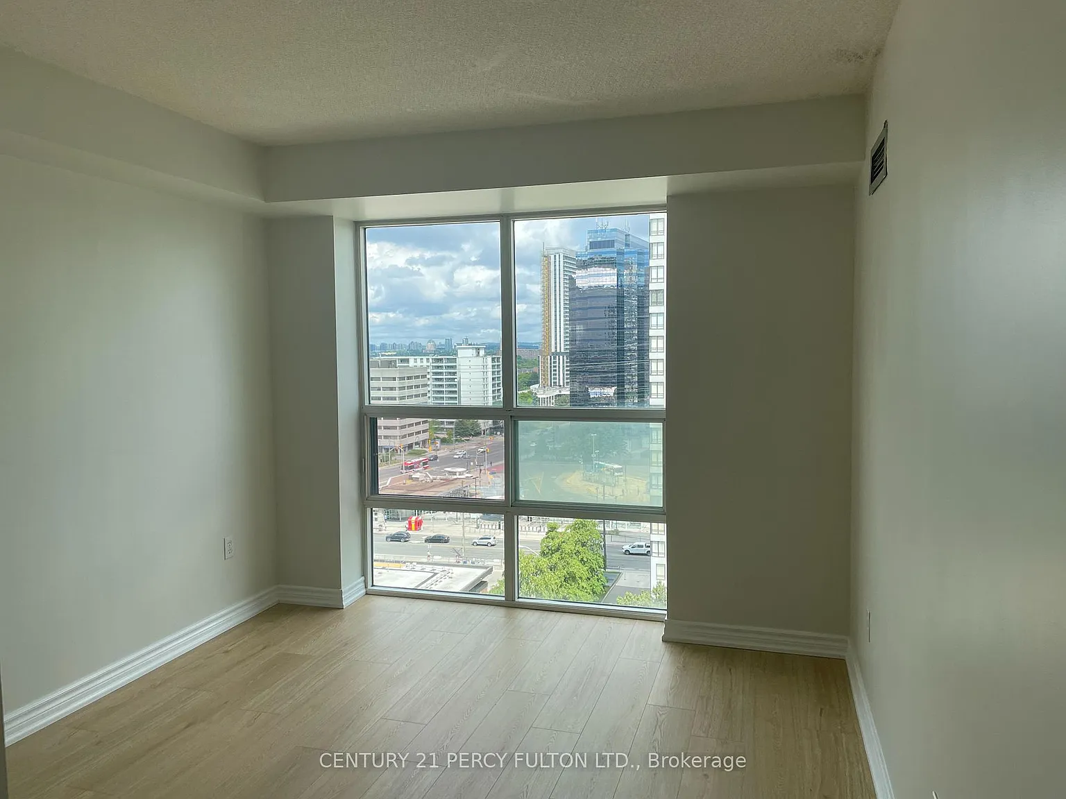 2 bed, $2,600 — Photo 4