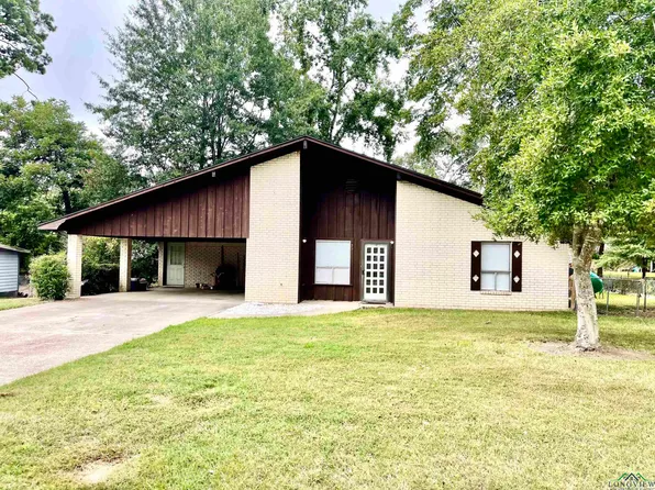 721 Ray St, Carthage, TX 75633