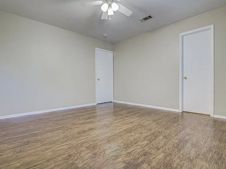 819 Sirocco Dr — Photo 14