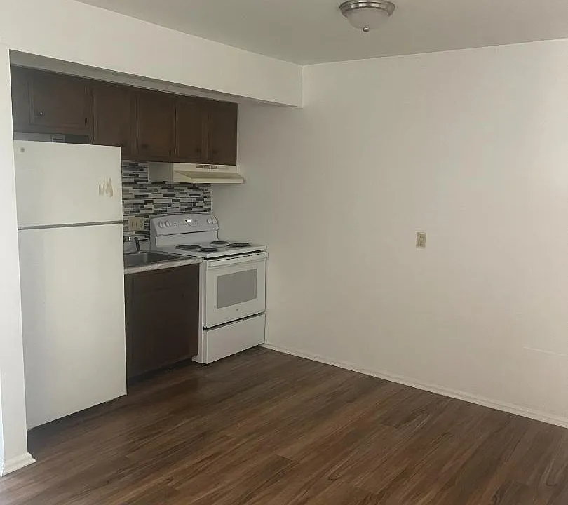 325 W High St #3