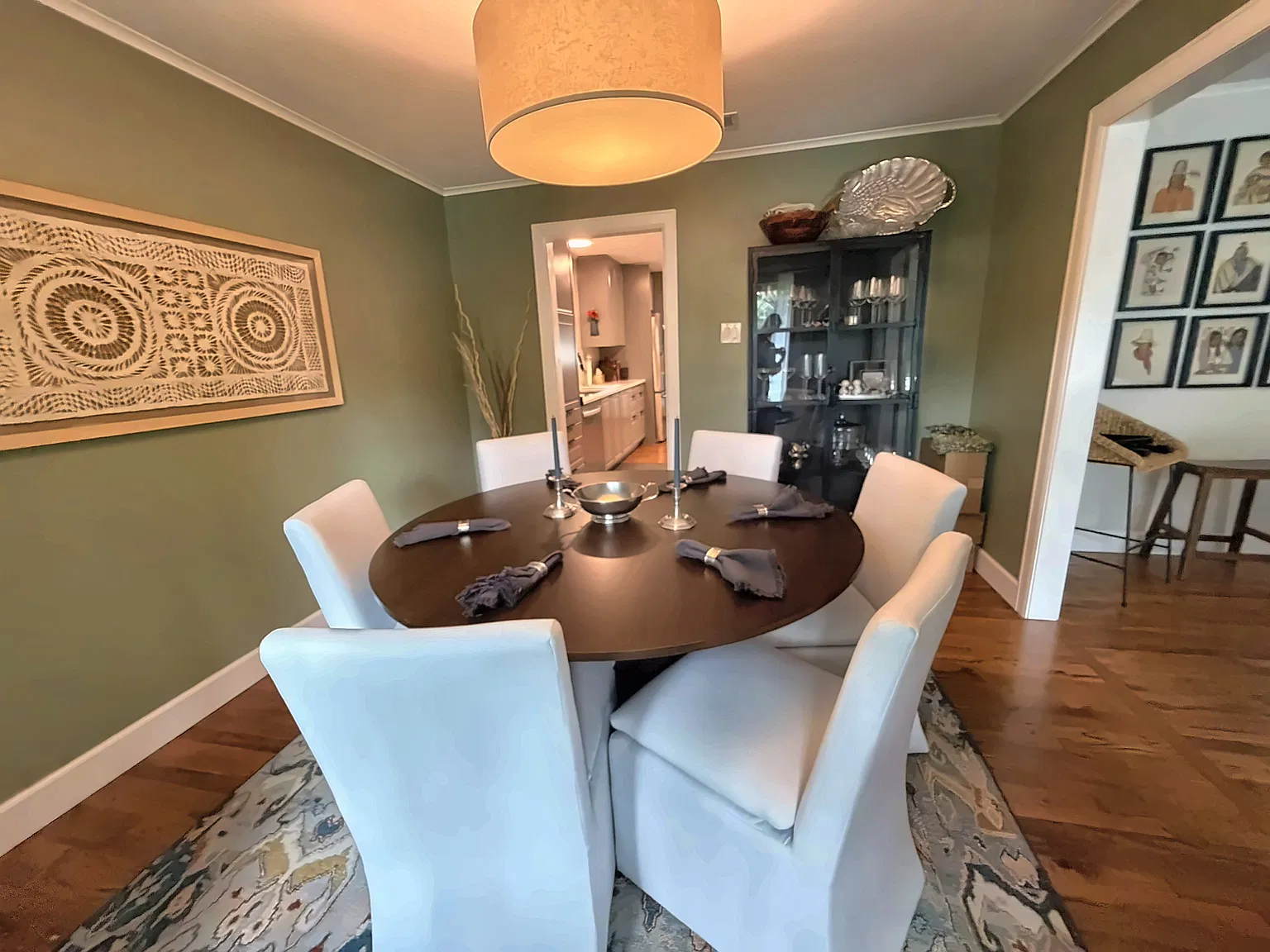 3 bed, 2.5 bath, 1957 sqft, $4,200 — Photo 3