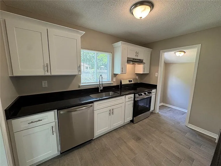 2120 Baker Rd — Photo 8