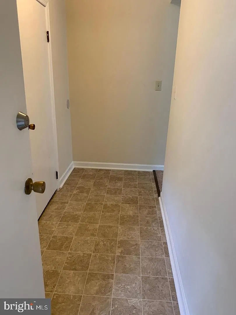 1 bed, 1.0 bath, 900 sqft, $1,350 — Photo 3