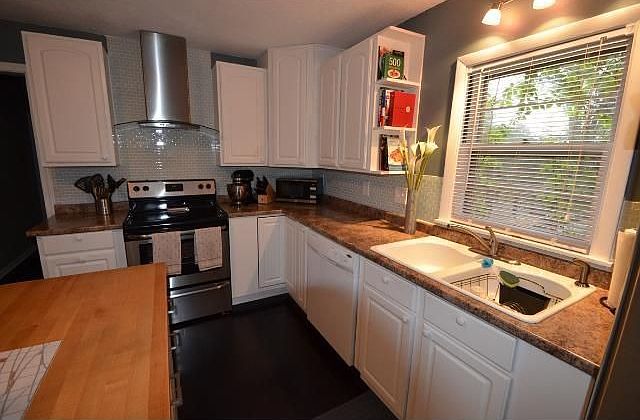 1st image of 10621 Kell Ave S