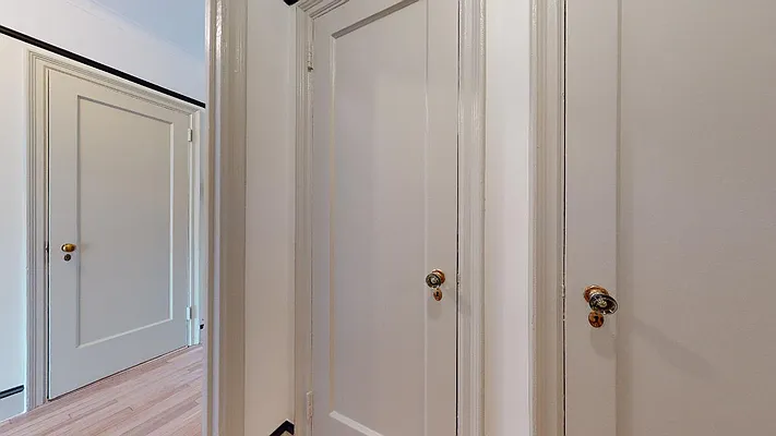 Rented by Bond New York | media 30