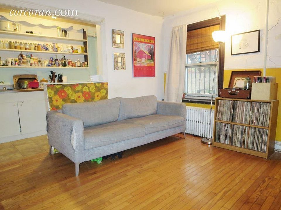 2nd image of 89 Ryerson St #Garden