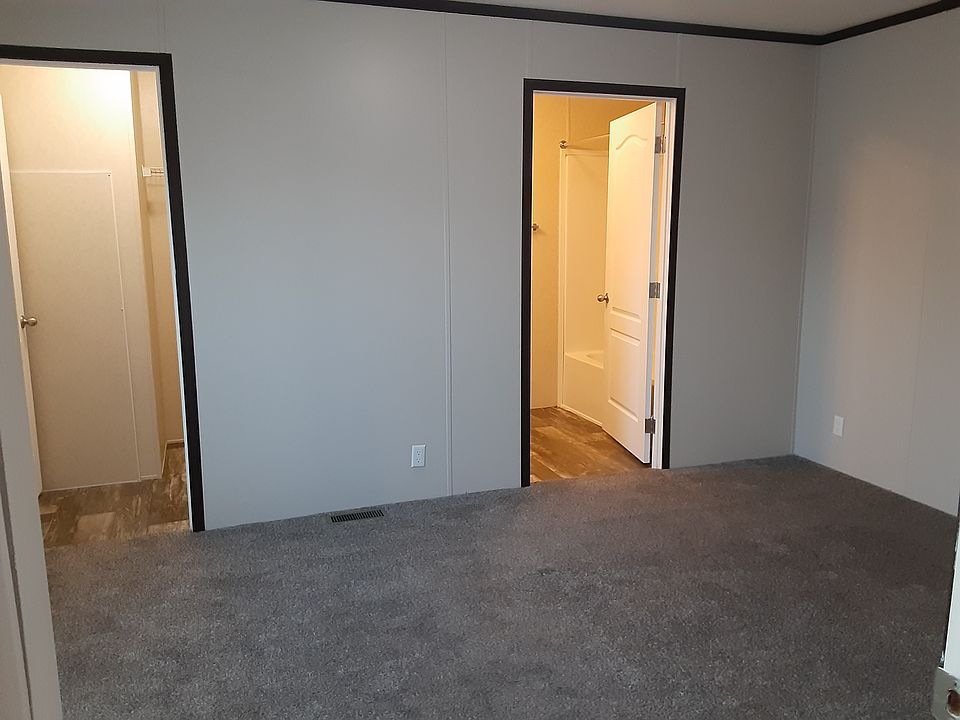 2nd image of 43435 Goldfinch Cir