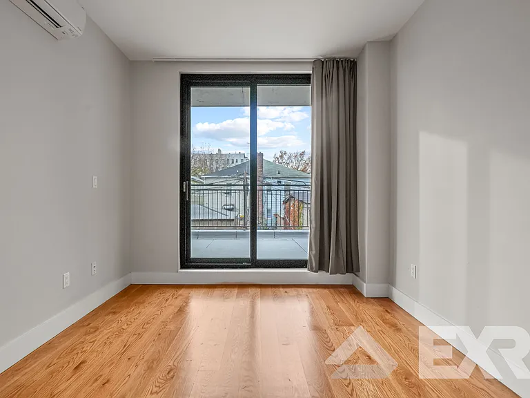 948 New York Ave #4F — Photo 6