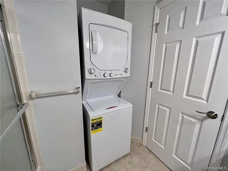 17 Lexington Hl #12 — Photo 10