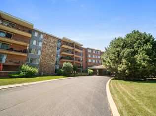 18 E Old Willow Rd APT 111N, Prospect Heights, IL 60070