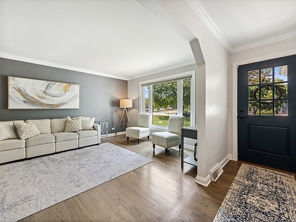2nd image of 905 Santa Rosa Ave