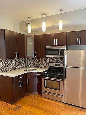 1st image of 364 Stockton St #2