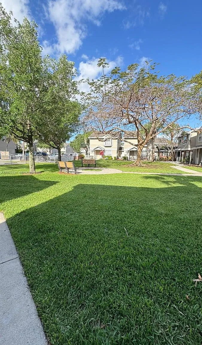1 bed, 1.0 bath, 614 sqft, $1,975 — Photo 2
