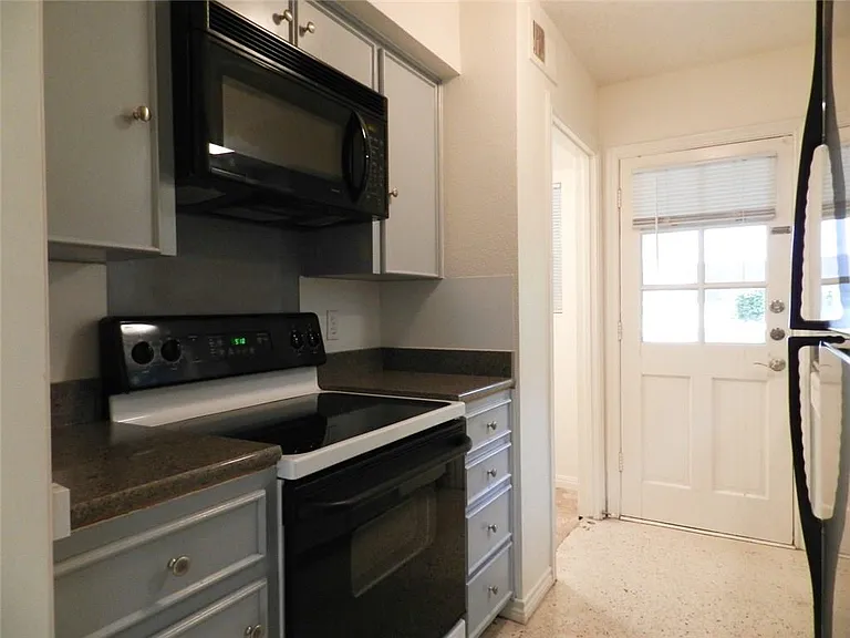 3713 Meredith St — Photo 6
