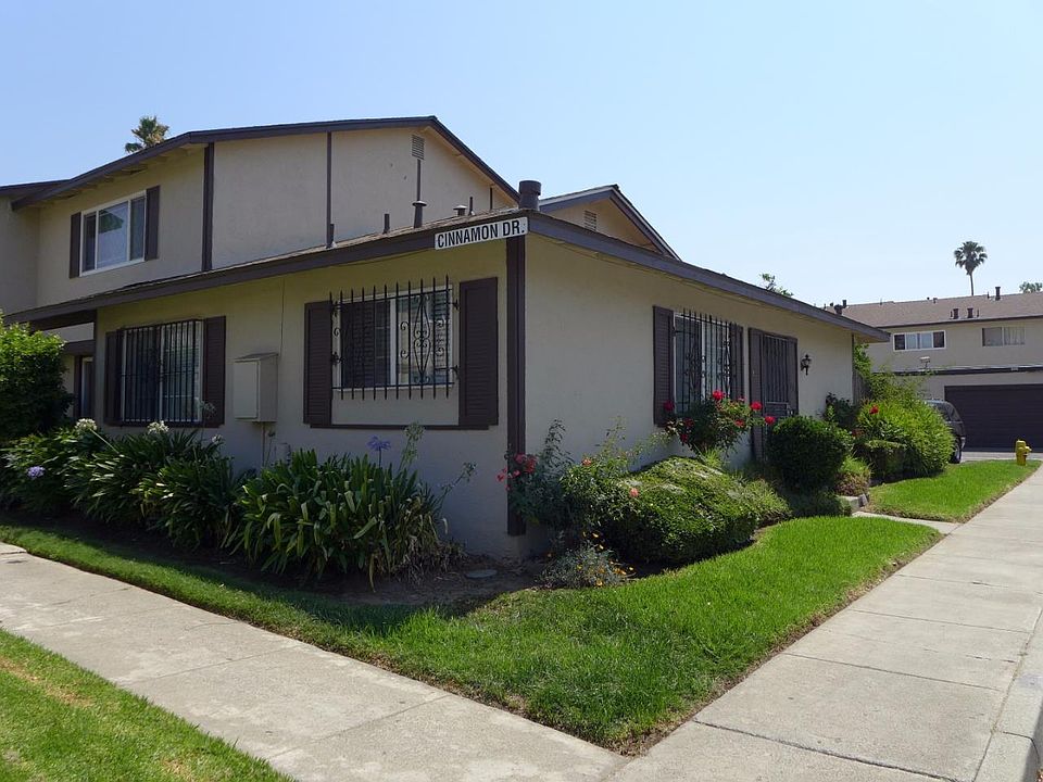 1st image of 533 Cinnamon Dr