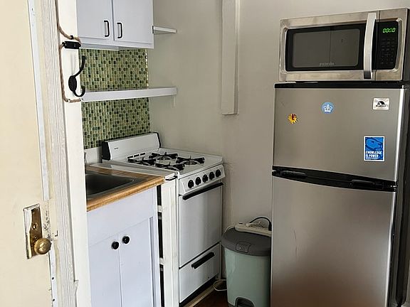 5th image of 387 Convent Ave APT 3F