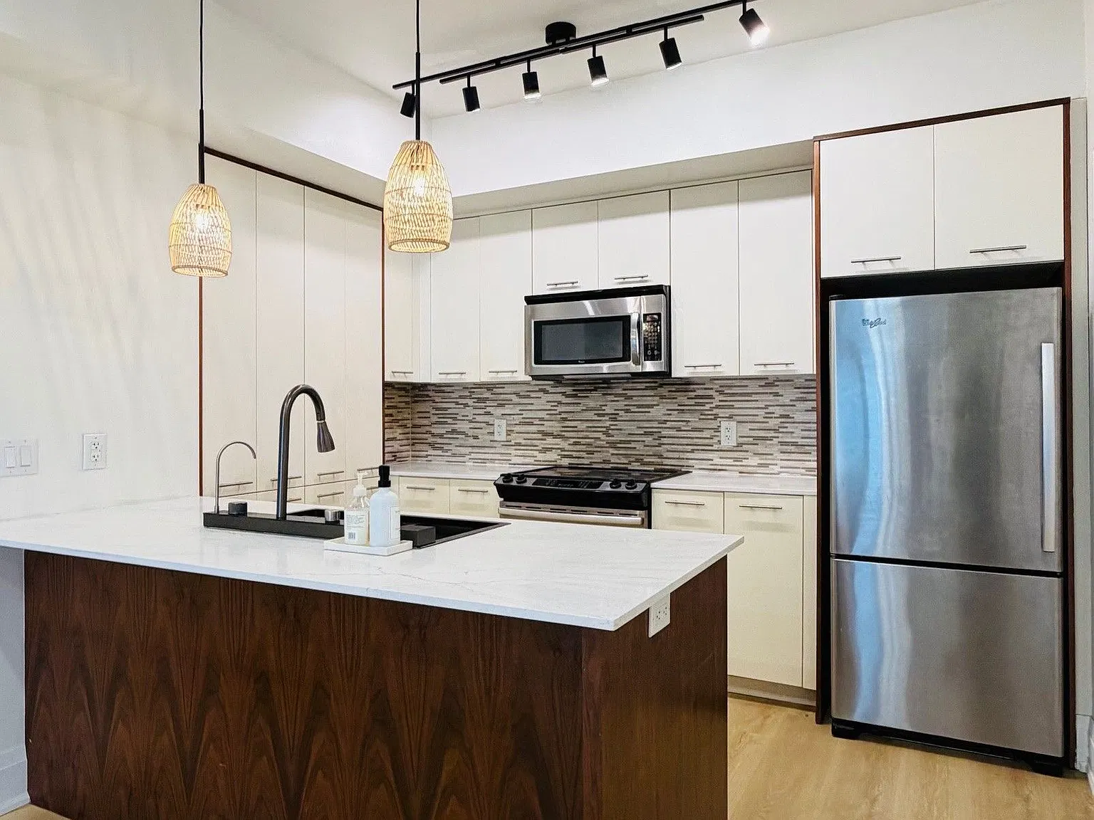4 bed, $3,700 — Photo 4