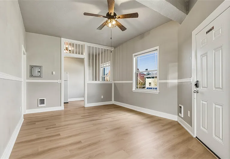 7101 California Ave SW — Photo 3