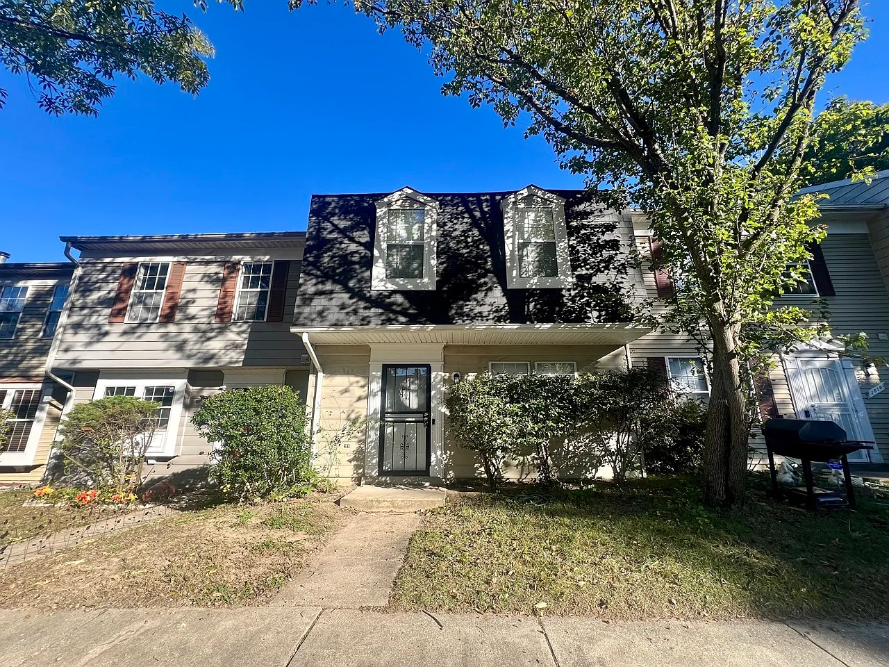 1012 Hanbury Ct photo 1