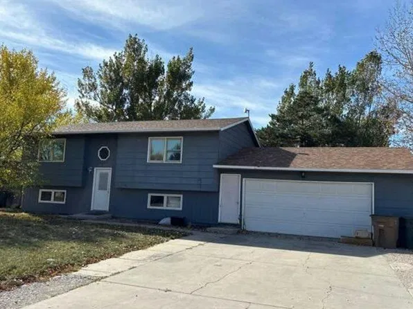 2700 Dogwood Ave, Gillette, WY 82718