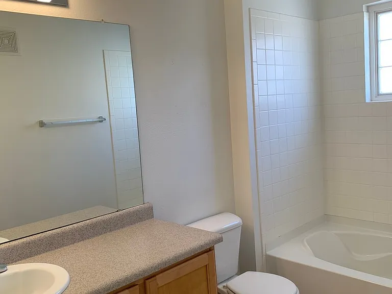 906 Lucca Dr — Photo 8