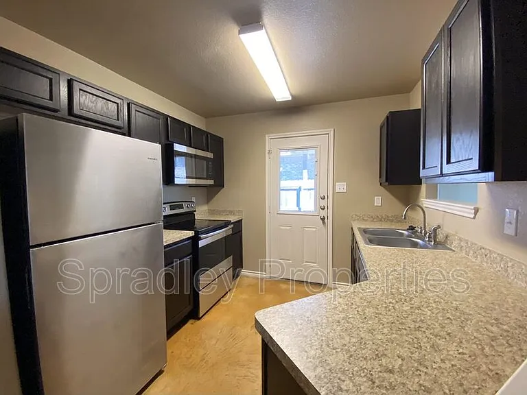 1572 Brady Way — Photo 4