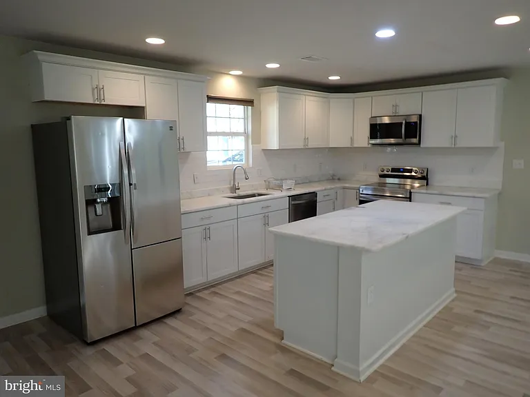 22064 Spring Valley Dr — Photo 9