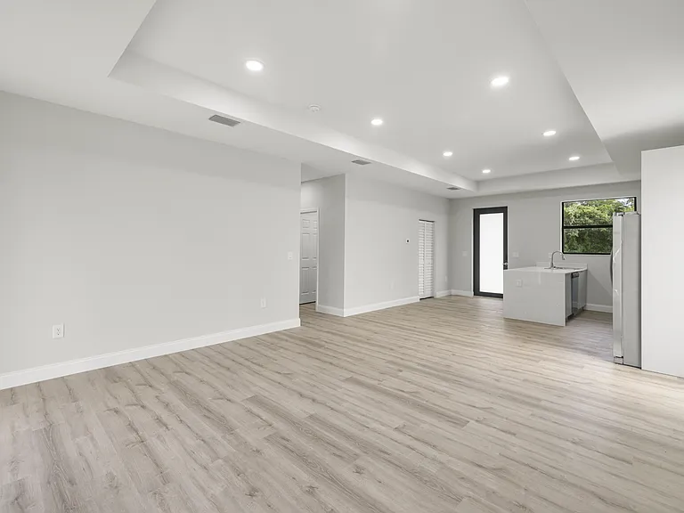 3302 56th St W — Photo 11