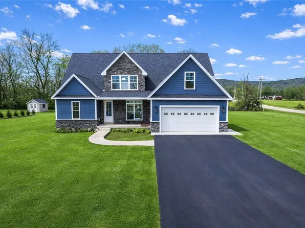 2 Quarry Ln, Big Flats, NY 14845