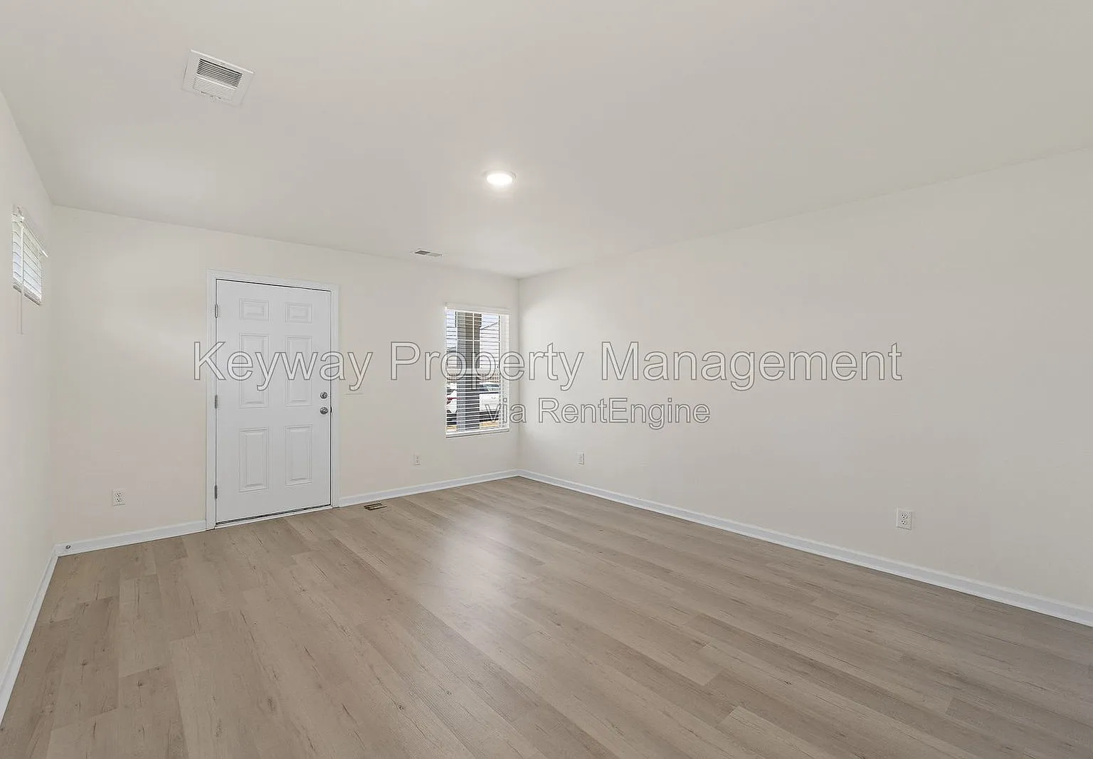 4 bed, 2.5 bath, 1665 sqft, $2,185 — Photo 3